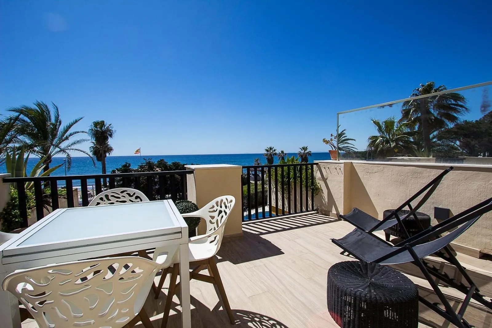 Apartment Sea Front Studio In Marbella