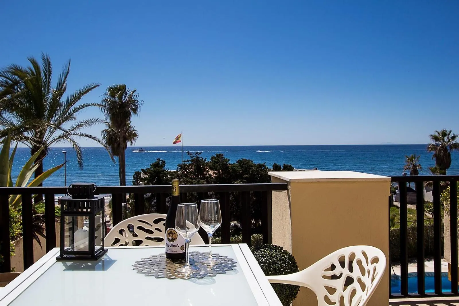 Apartment Sea Front Studio In Marbella Spain